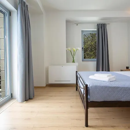 Margarita Vila Pinakokhorion